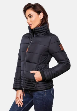 Marikoo Winterjas - Navy -Marikoo 35eb0faa04ef4ff39b7799ee4e9cdce1 scaled